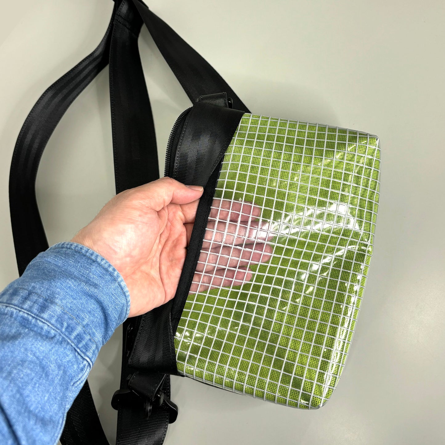 “Oshi Pocket” Bag|好きと生きる、サステナブルな選択|再生シートベルト使用(日本製)