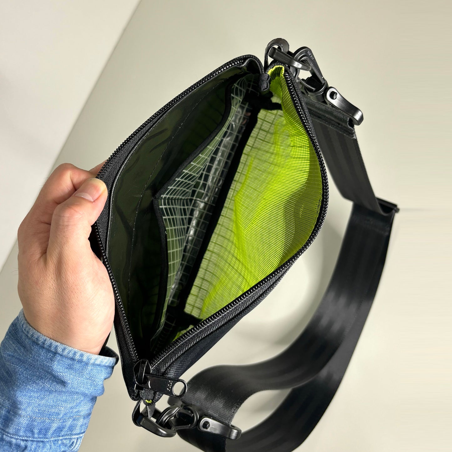 “Oshi Pocket” Bag|好きと生きる、サステナブルな選択|再生シートベルト使用(日本製)