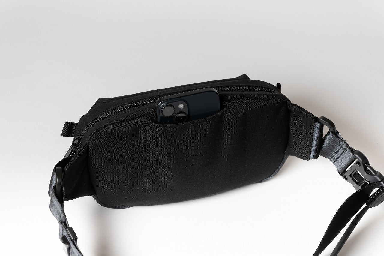 ボディバッグ｜多機能で使いやすい｜再生シートベルト使用（日本製）
