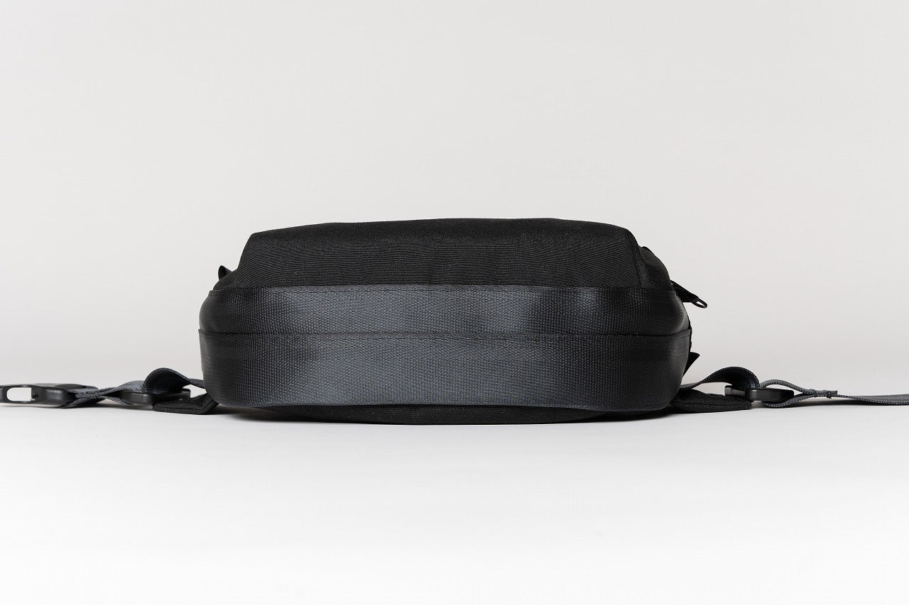 ボディバッグ｜多機能で使いやすい｜再生シートベルト使用（日本製）