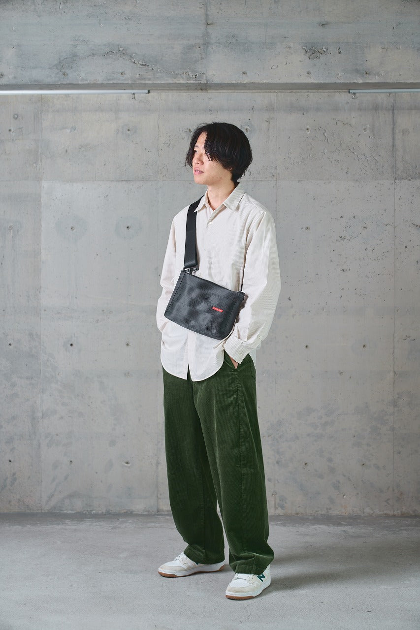 シートベルトサコッシュ｜シンプルで使いやすい｜再生シートベルト使用（日本製）