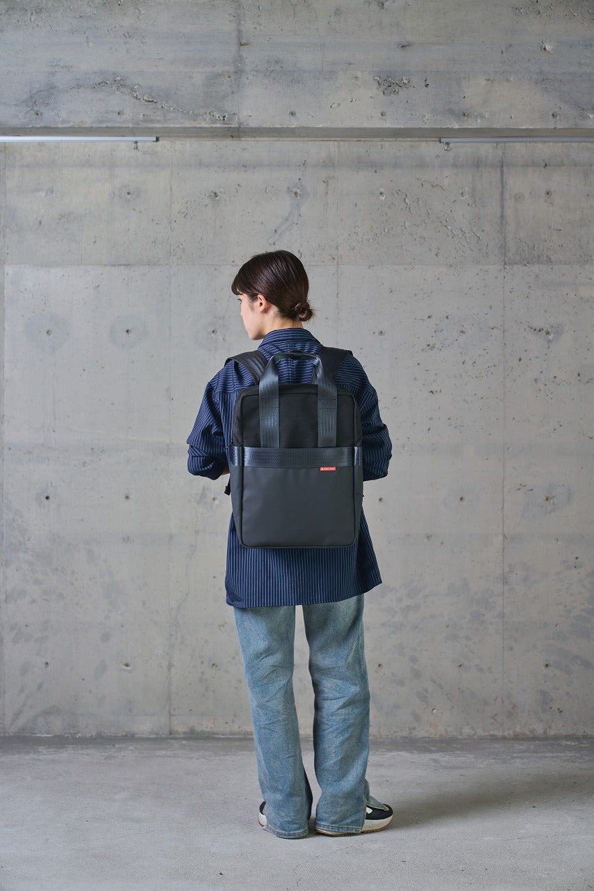 バックパック｜シンプルかつ多機能｜再生シートベルト使用（日本製）