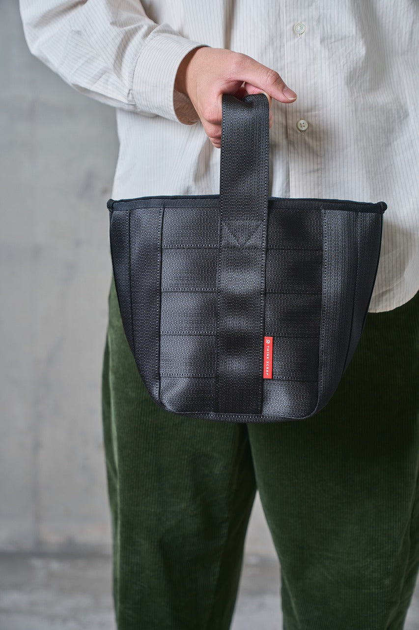 シートベルトトート ミニ｜多機能で洗練されたフォルム｜再生シートベルト使用（日本製）