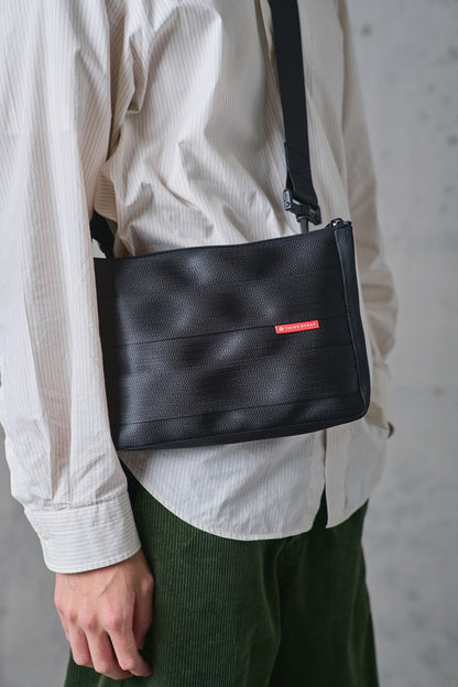 シートベルトサコッシュ｜シンプルで使いやすい｜再生シートベルト使用（日本製）