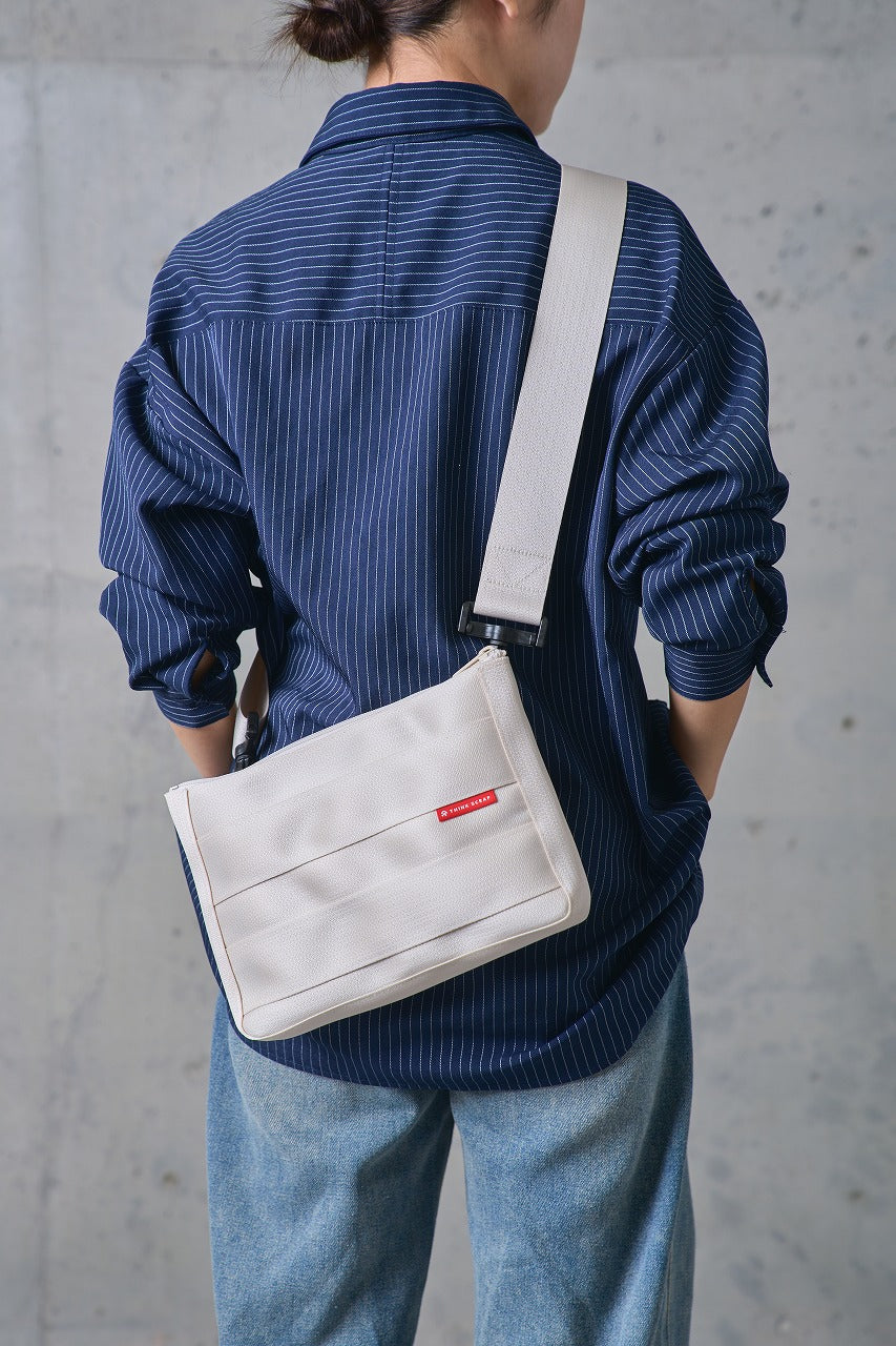 シートベルトサコッシュ｜シンプルで使いやすい｜再生シートベルト使用（日本製）