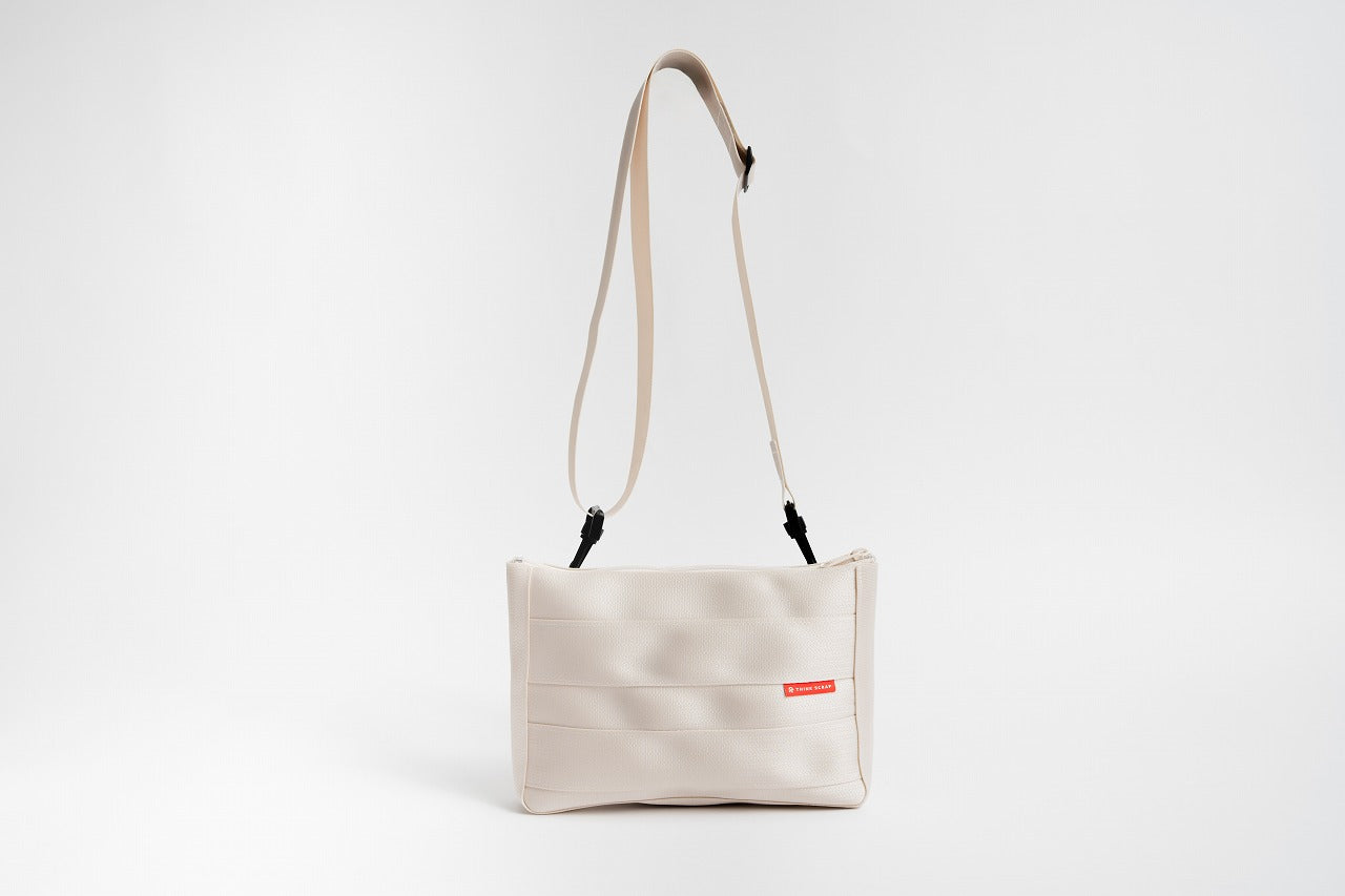 シートベルトサコッシュ｜シンプルで使いやすい｜再生シートベルト使用（日本製）