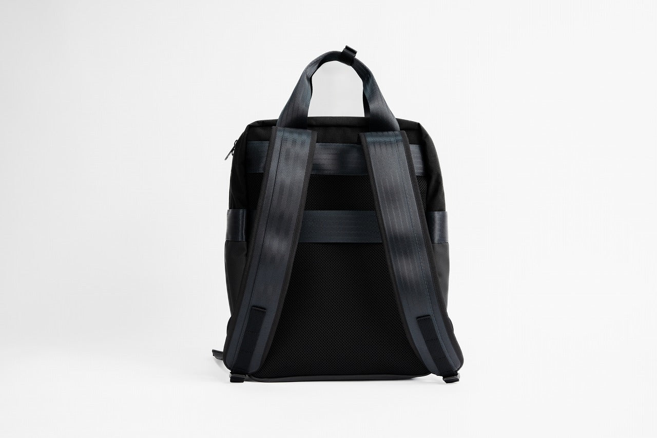 バックパック｜シンプルかつ多機能｜再生シートベルト使用（日本製）