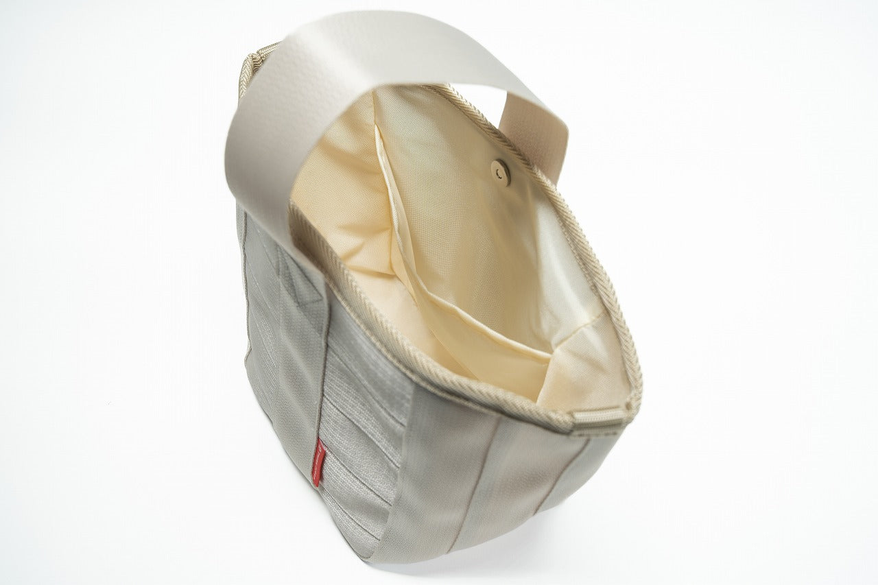 シートベルトトート ミニ｜多機能で洗練されたフォルム｜再生シートベルト使用（日本製）